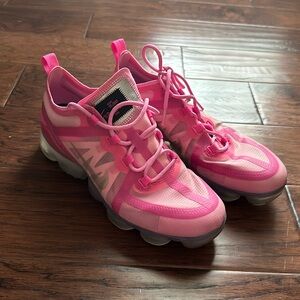 Women’s NIKE Nike Air VaporMax 2019 Active Fuchsia size 9